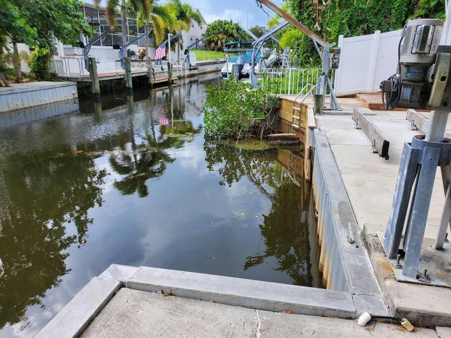 Florida Life On The Water. Heated Pool, Fishing, Kayaks, Gameroom Palm Harbor Exterior photo